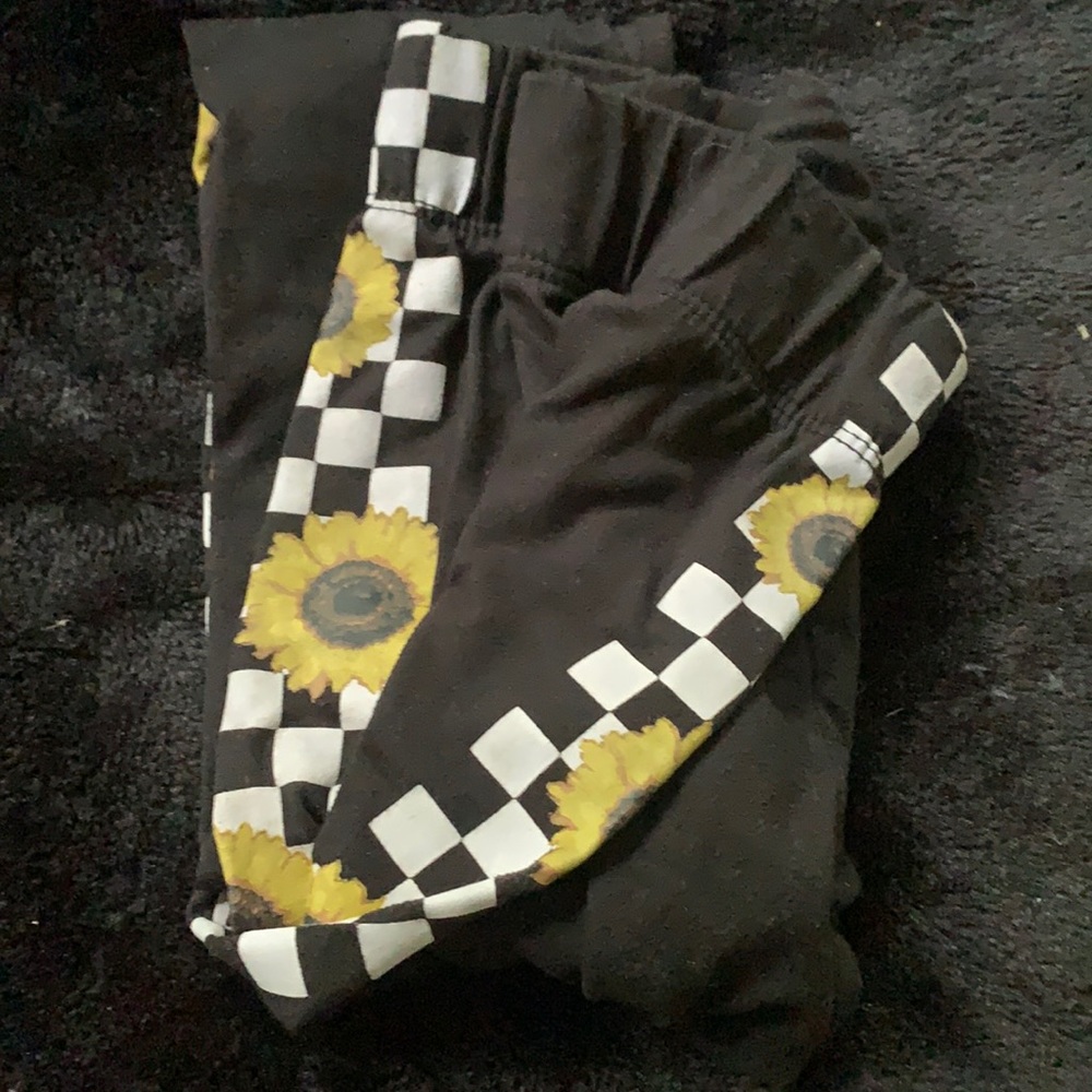 Sunflower checkered black leggings